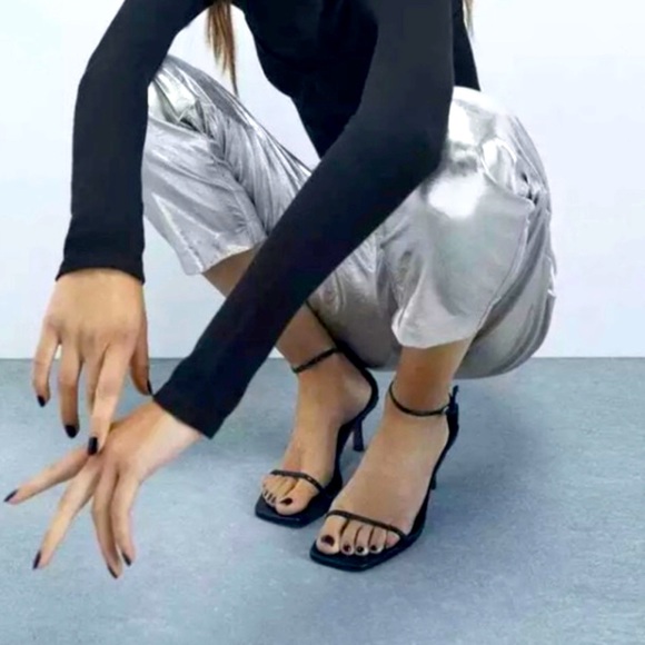 Zara minimalist heeled leather sandals Clearance